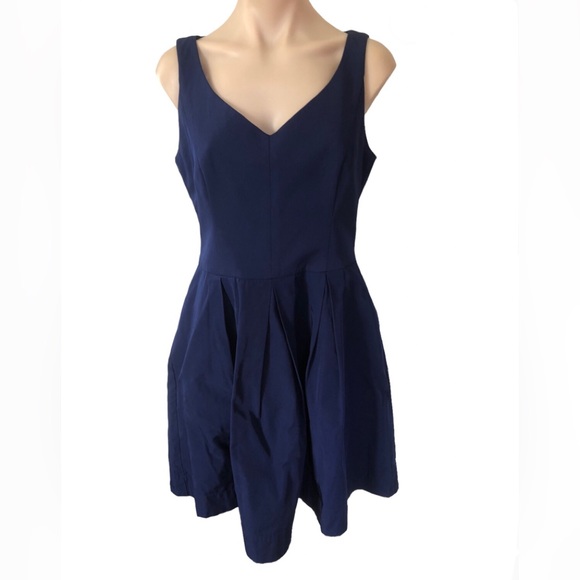 Cue Dresses & Skirts - 🌿 CUE 🌿 women’s navy blue sleeveless fit and flare dress size 12
